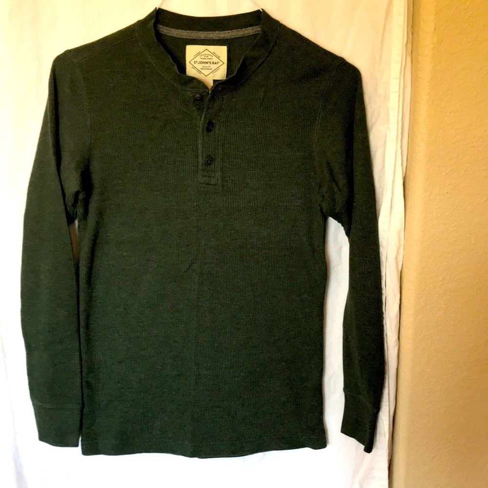 Men’s sage green waffle weave long sleeve shirt